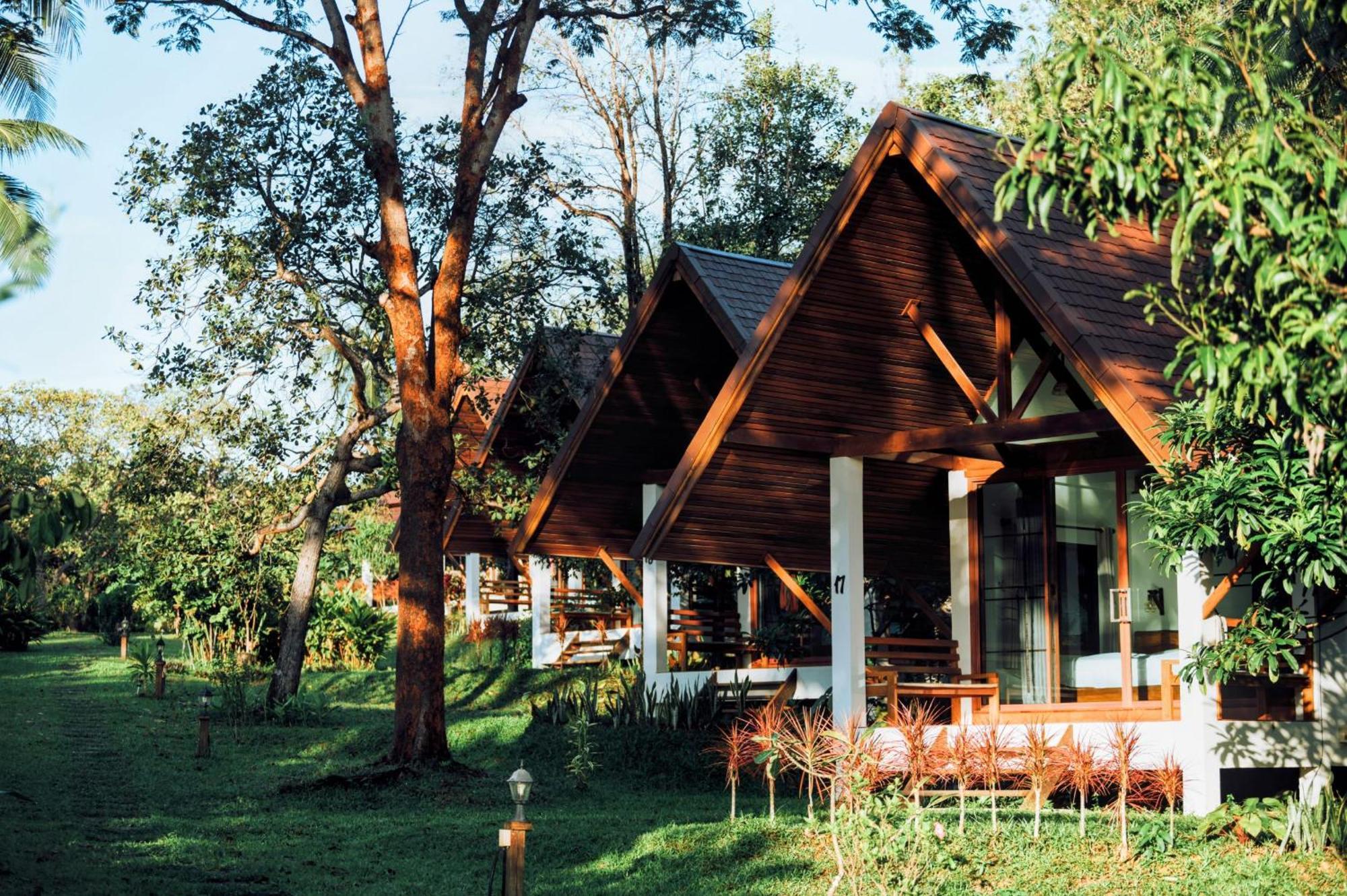 Phayamas Private Beach Resort Koh Phayam Zimmer foto