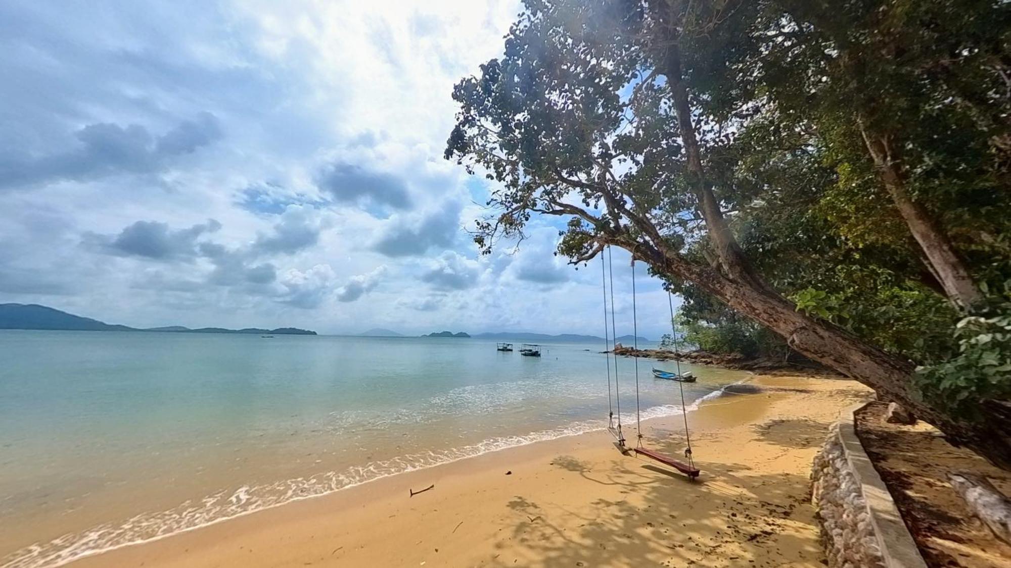 Phayamas Private Beach Resort Koh Phayam Exterior foto