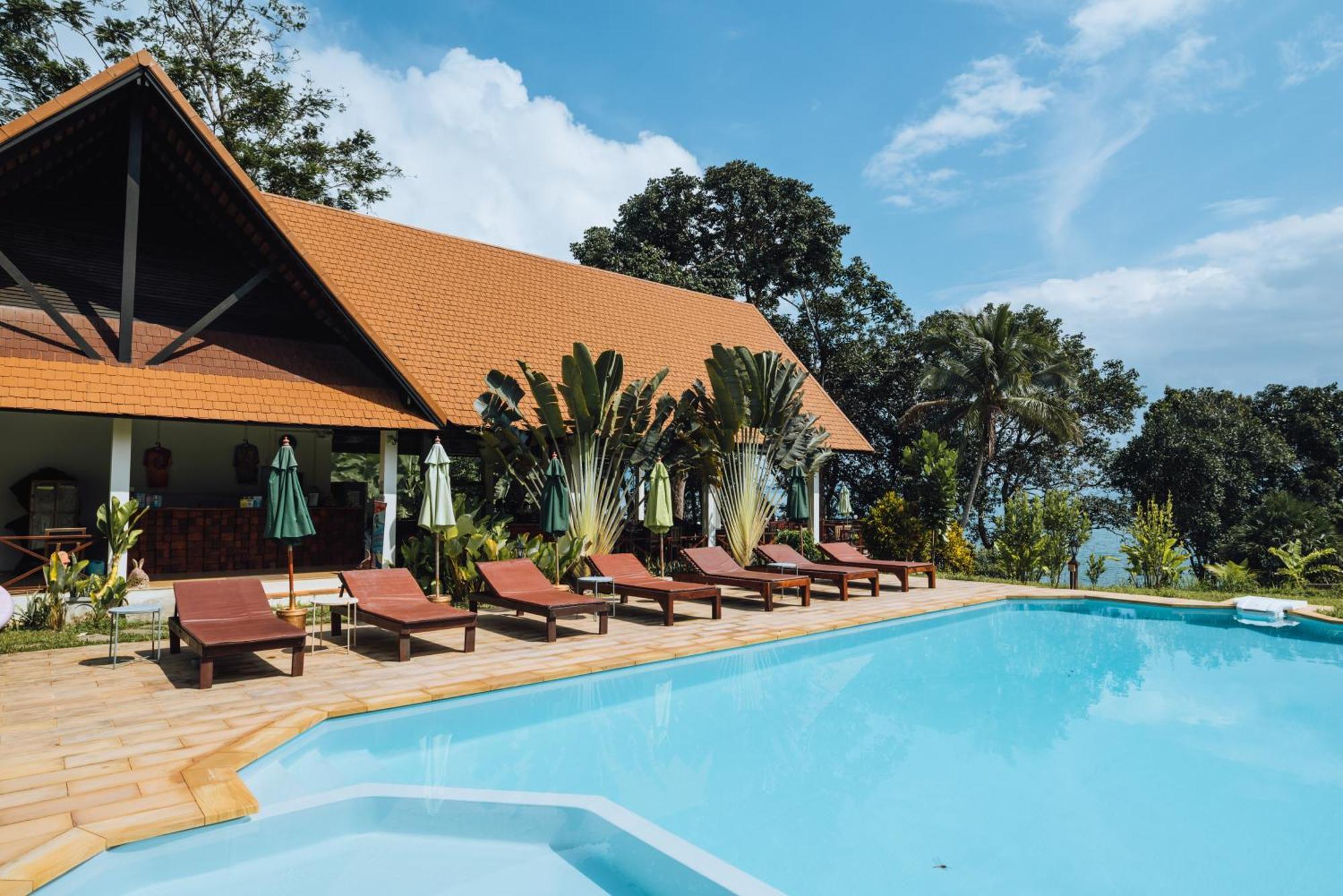 Phayamas Private Beach Resort Koh Phayam Exterior foto