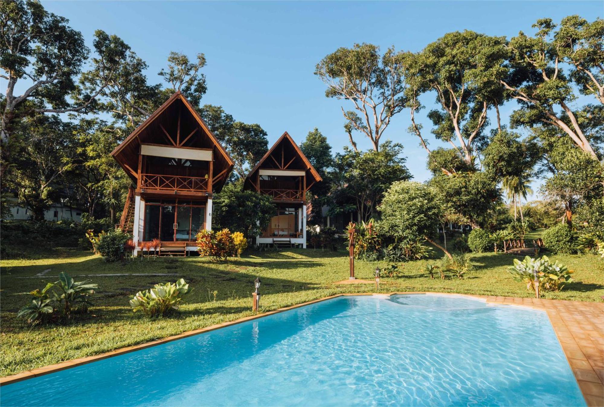 Phayamas Private Beach Resort Koh Phayam Exterior foto