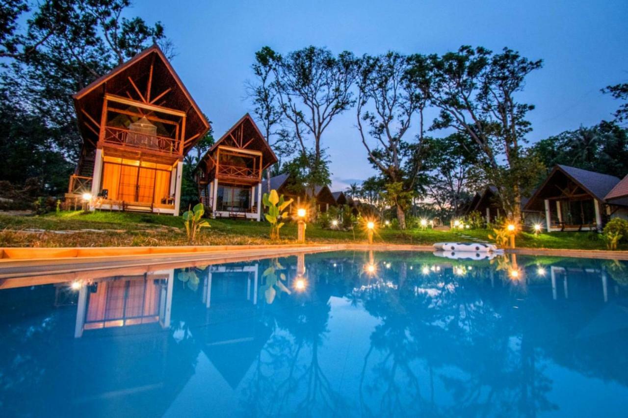 Phayamas Private Beach Resort Koh Phayam Exterior foto