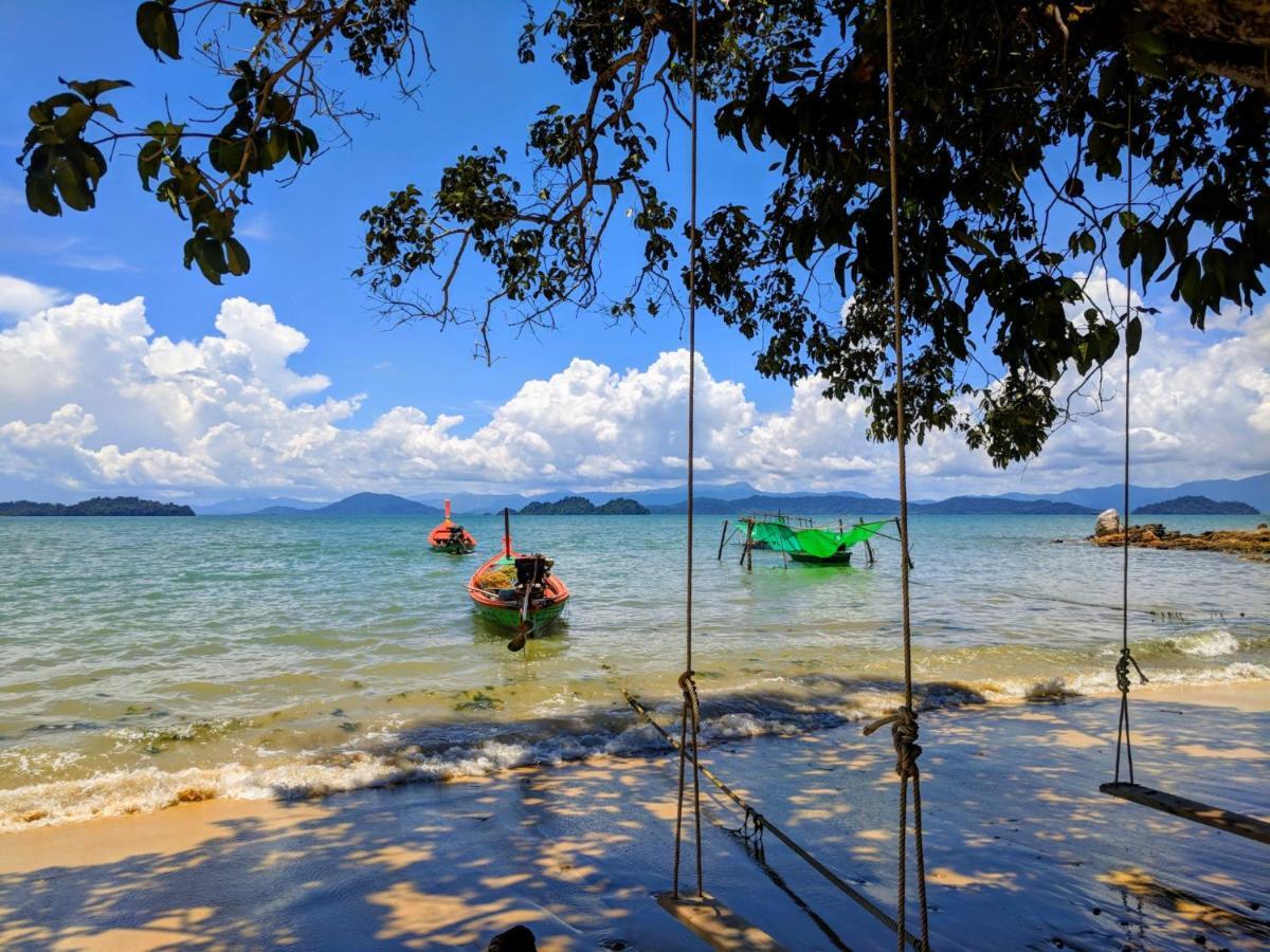 Phayamas Private Beach Resort Koh Phayam Exterior foto